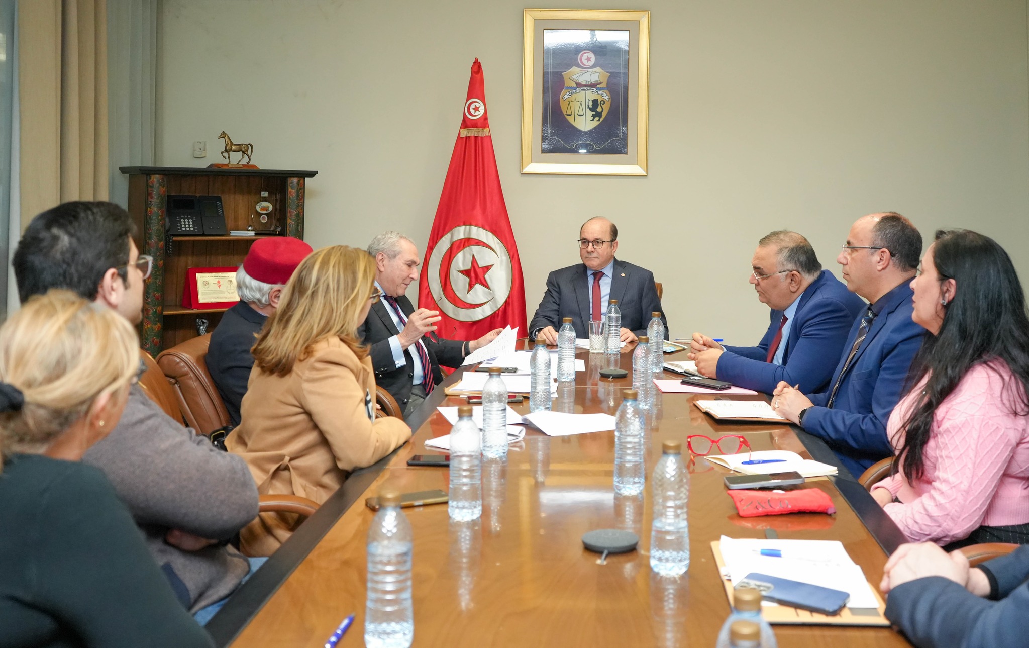 وزير السياحة يستقبل وفدًا عن جمعية مهرجان المدينة.