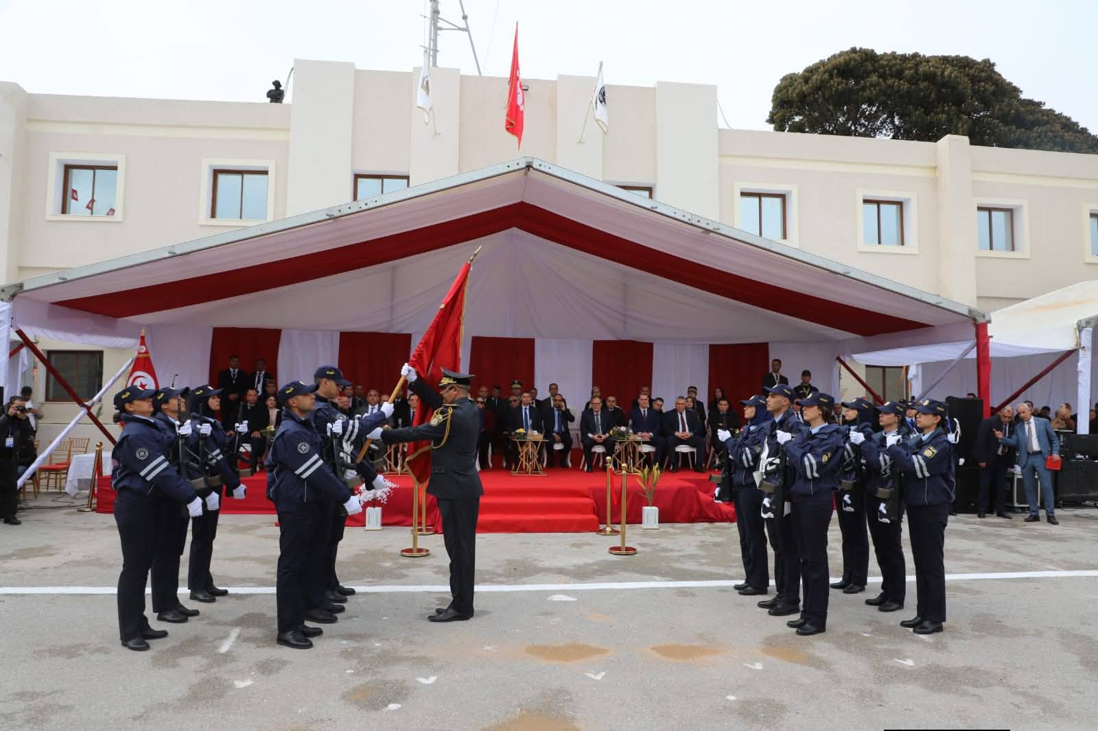 كاتب الدولة لدى وزير الداخليّة يشرف على حفل تخرّج الدورة الثانية نظار أمن