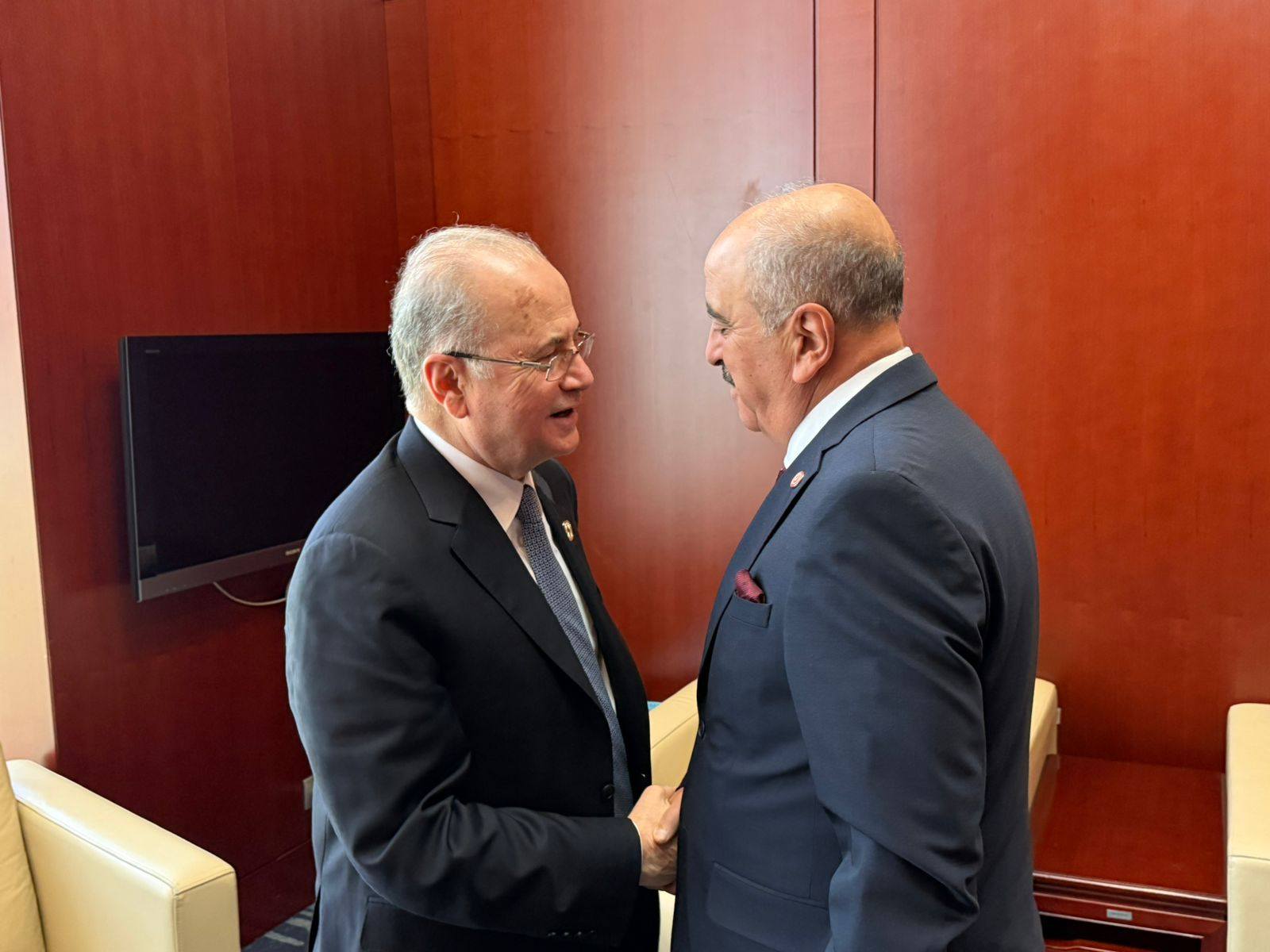 وزير الخارجية يلتقي في أثيوبيا رئيس الوزراء الفلسطينــ..ـــي ومسؤولين إفريقيين