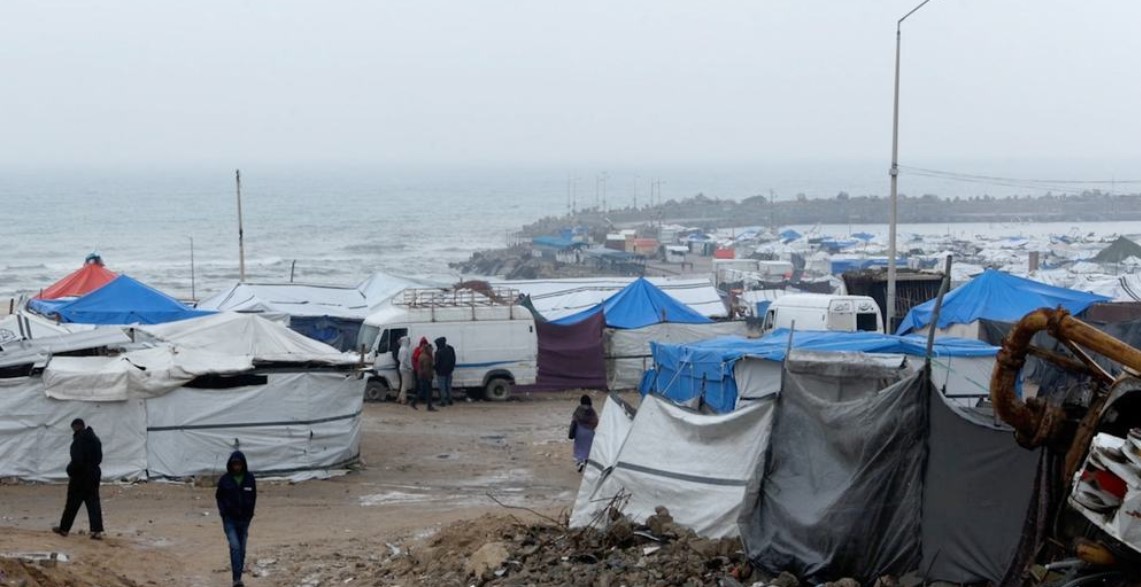 الأونــــروا: العواصف الرملية تُضاعف معاناة النازحين في قطاع غزة