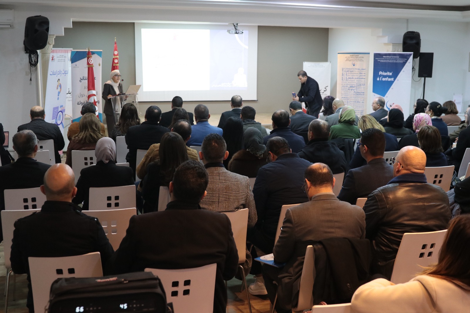 التقرير الوطني حول وضع الطفولة بتونس 2024: 76 بالمائة من الأطفال يستخدمون الإنترنت ودعوة لتعزيز حمايتهم رقميا