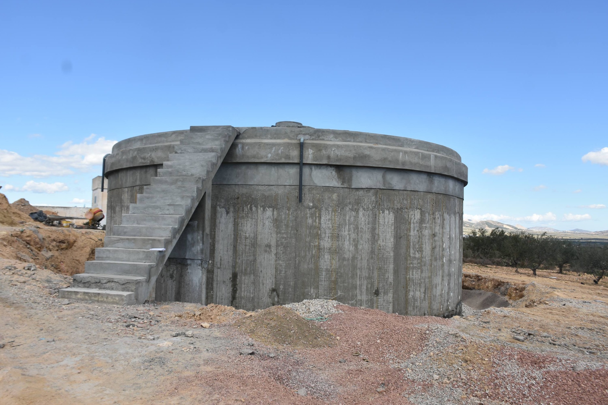 متابعة مشاريع التزويد بالماء الصالح للشراب ودعم البنية التحتية بعديد معتمديات ولاية سوسة