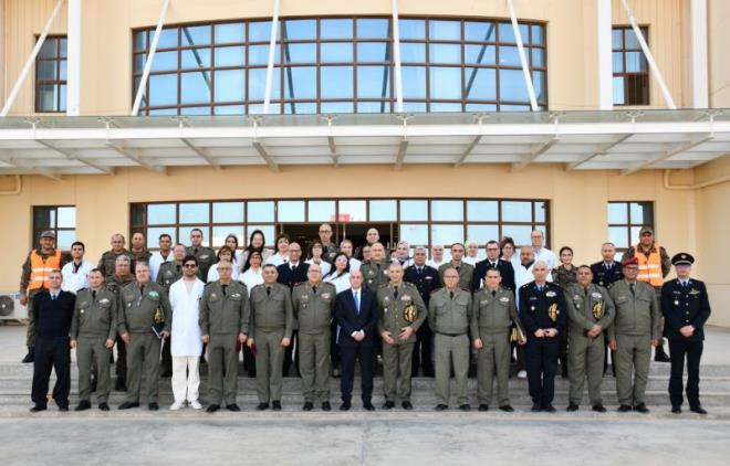 وزير الدفاع يؤدّي زيارة إلى المستشفى العسكري بصفاقس