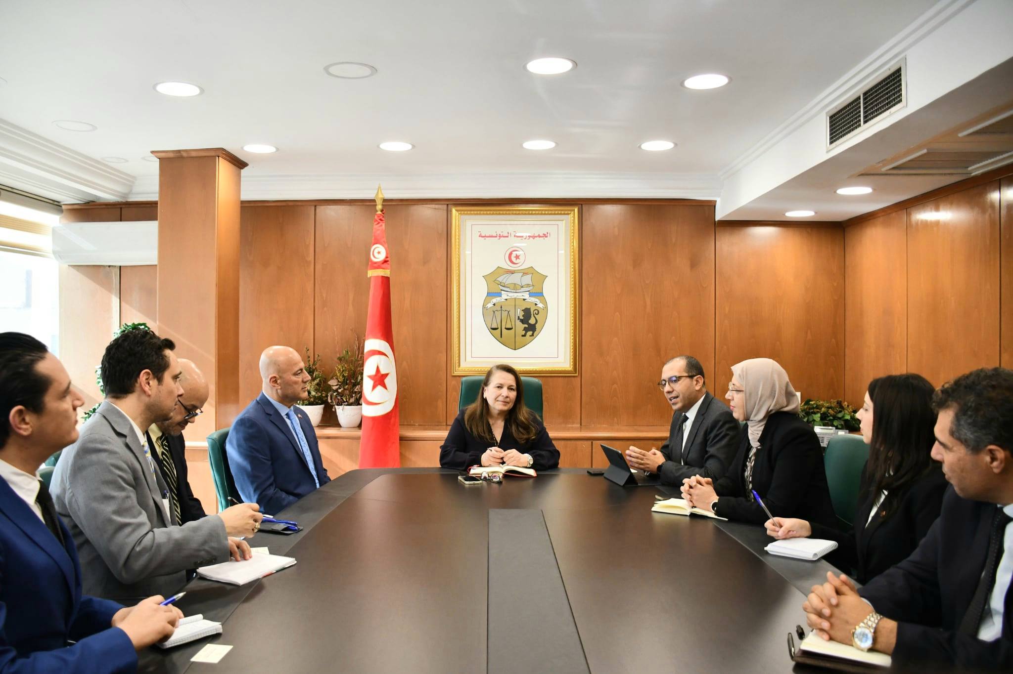 دفع التعاون التونسي الأمريكي في القطاعات الراجعة بالنظر لوزارة الصناعة 