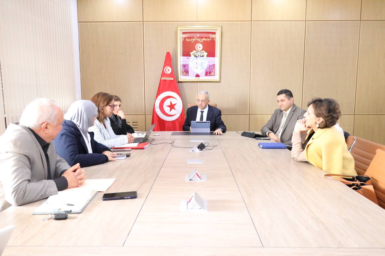 وزارة الصحّة تعلن سلسلة قرارات لتعزيز برنامج زرع النخاع العظمي وتقليص آجال الانتظار