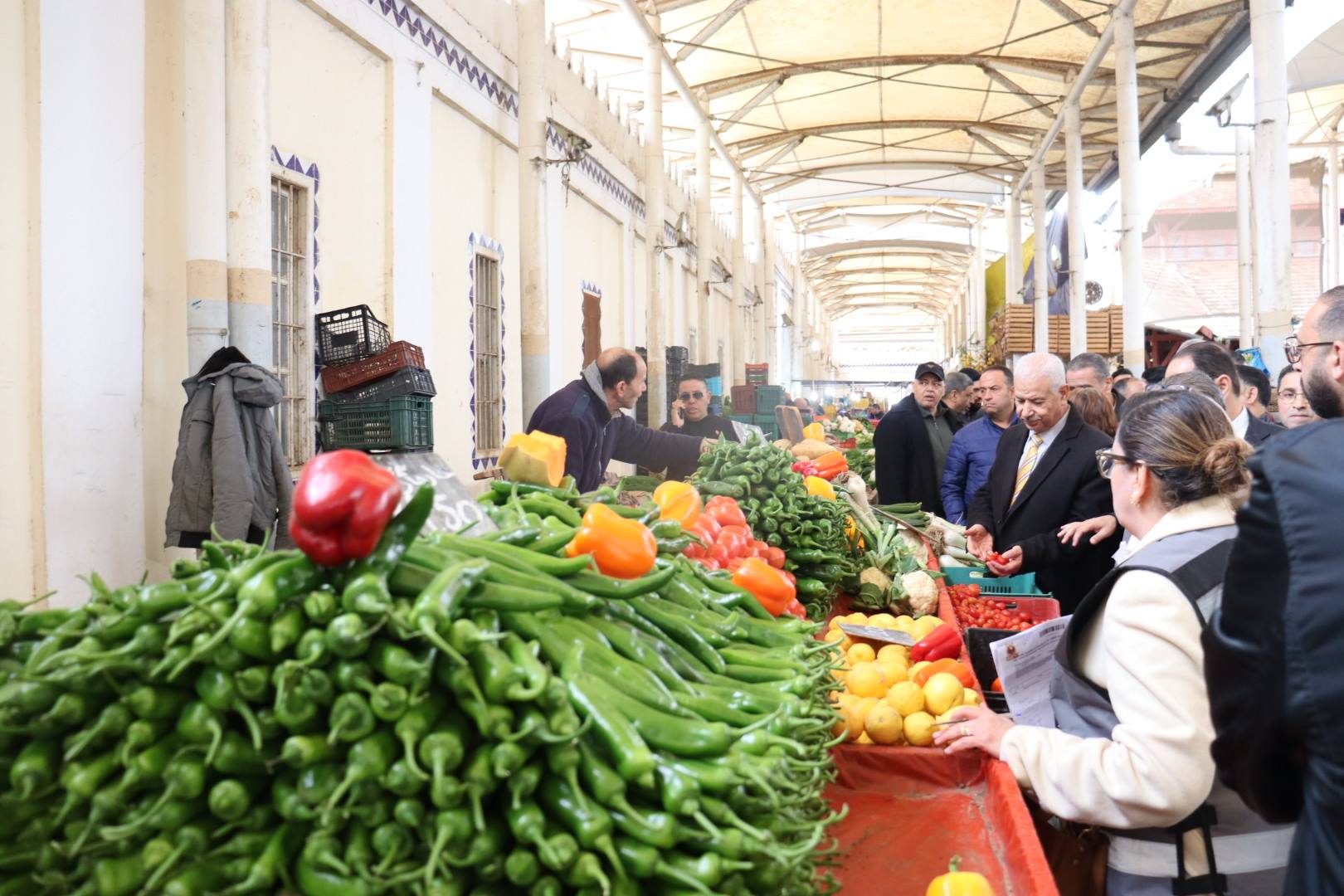 السوق المركزية بالعاصمة: وزارة التجارة تعاين مستويات التزويد والأسعار 