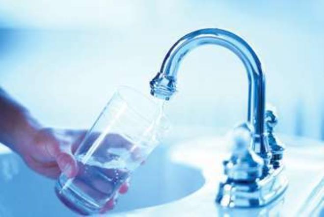 اضطراب في توزيع الماء الصالح للشرب جراء اشغال صيانة وتعهد لمحطة تحلية مياه البحر بالزارات من ولاية قابس