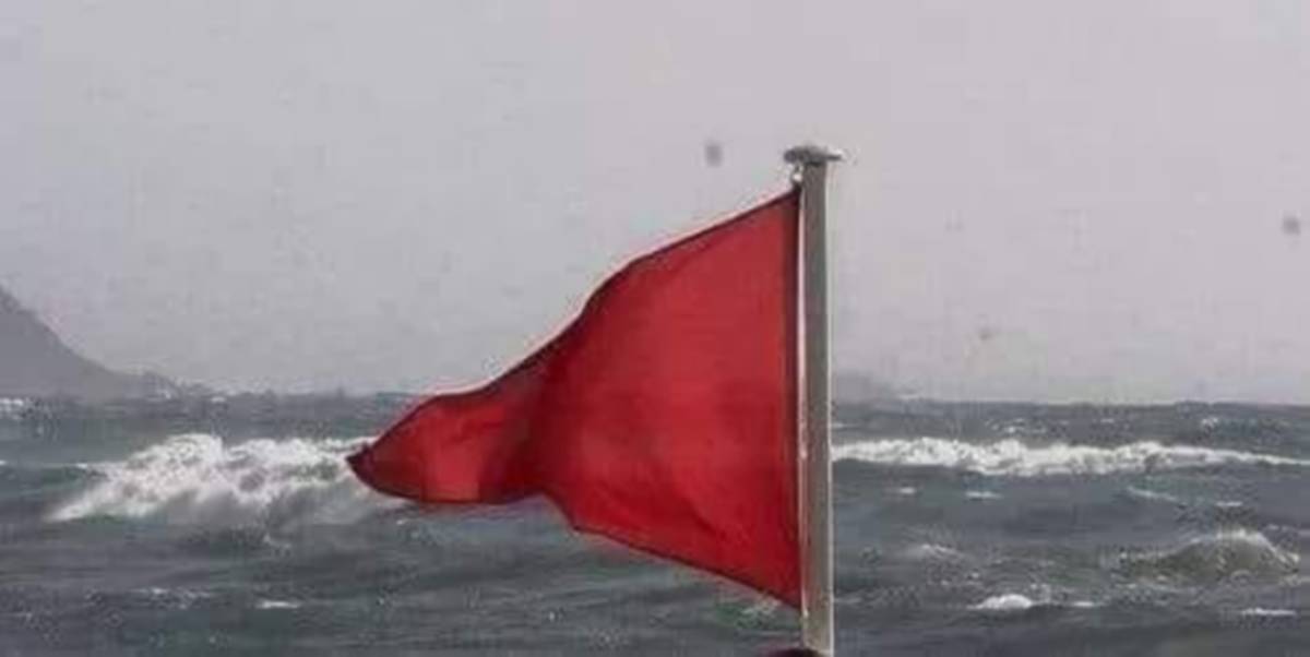 ريح شمالية غربية قوية قرب السواحل وبالمرتفعات السبت