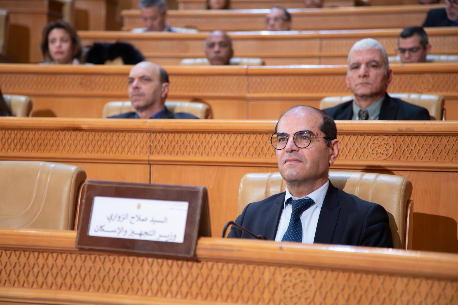 برمجة مشاريع لتدعيم عدد من الطرقات المرقمة وانجاز جسور بعدد من ولايات الشمال الغربي