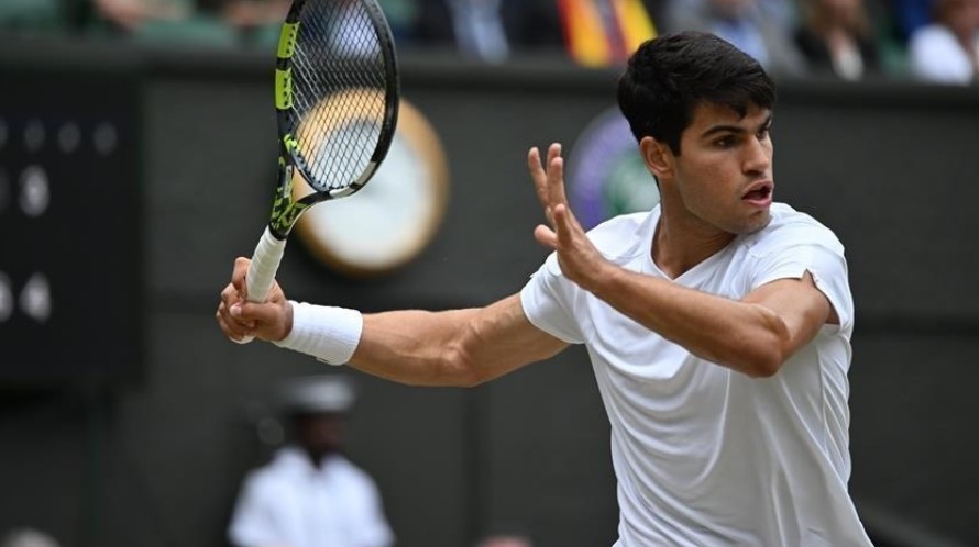 ألكاراز يُحــرز لقب بطولة قطر المفتوحة للتنس