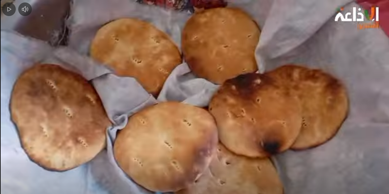 "خبز الطابونة" جزء من الحياة اليومية في رمضان مدينة تالة
