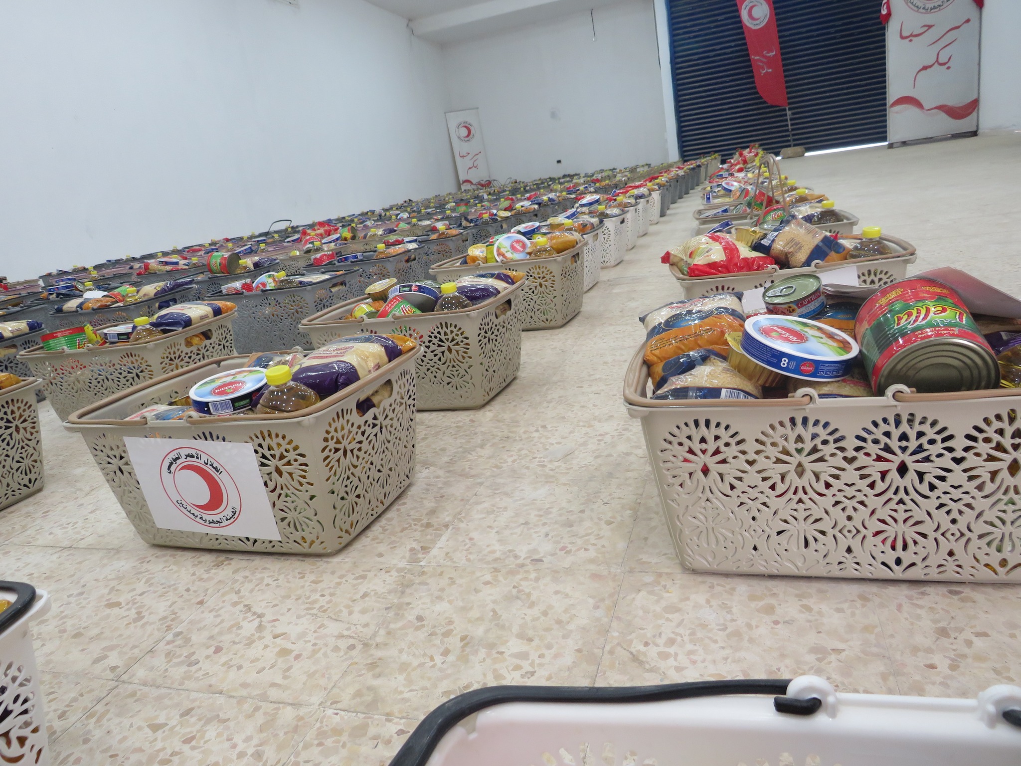 مدنين : الهيئة الجهوية للهلال الاحمر توزع الف وجبة افطار ومبادرات مختلفة طيلة شهر رمضان