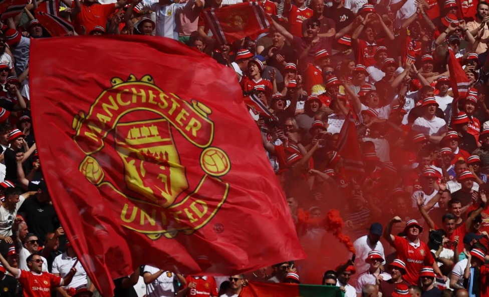 مانشستر يونايتد يعلن عن زيادة في الأرباح بعد خفض الوظائف