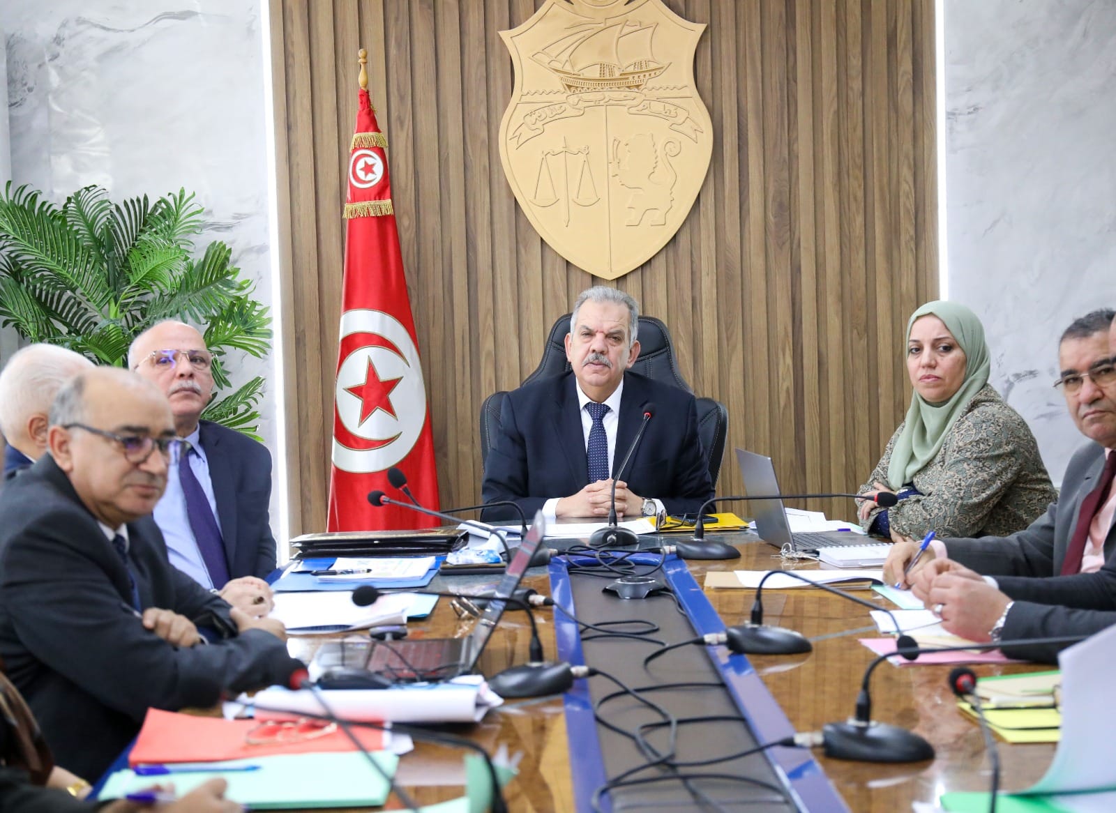 متابعة تقدم انجاز المشاريع الشبابية والرياضية بولاية منوبة محور جلسة عمل باشراف وزير الشباب والرياضة