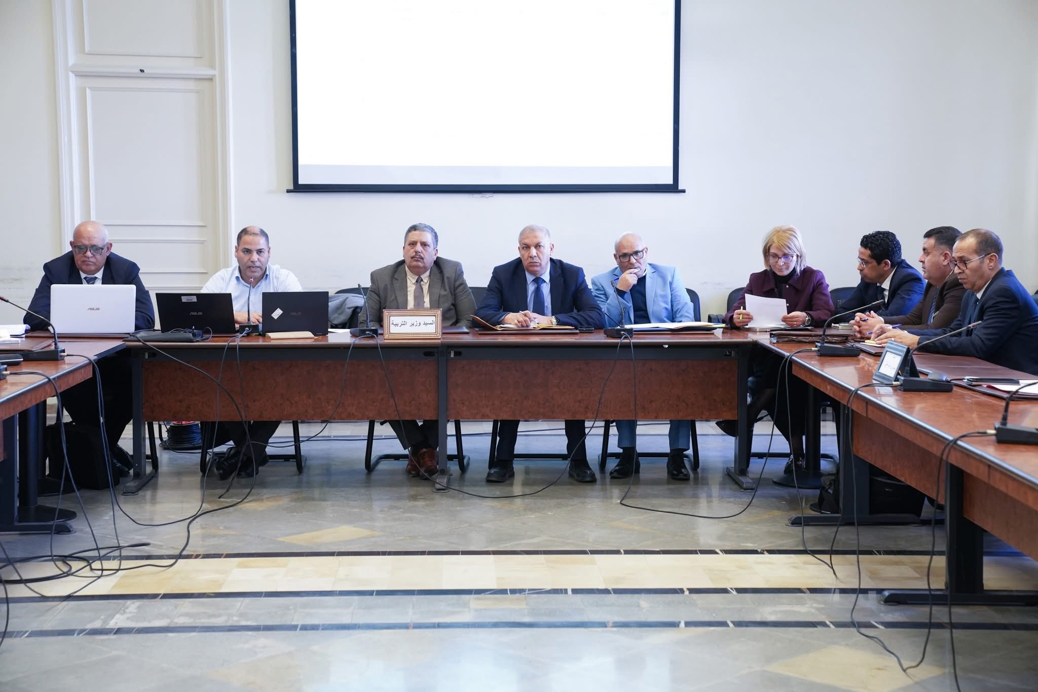 وزير التربية: المناظرة الخارجية لانتداب أساتذة "لا علاقة لها بالتسويات الاجتماعية ولا بالكاباس"