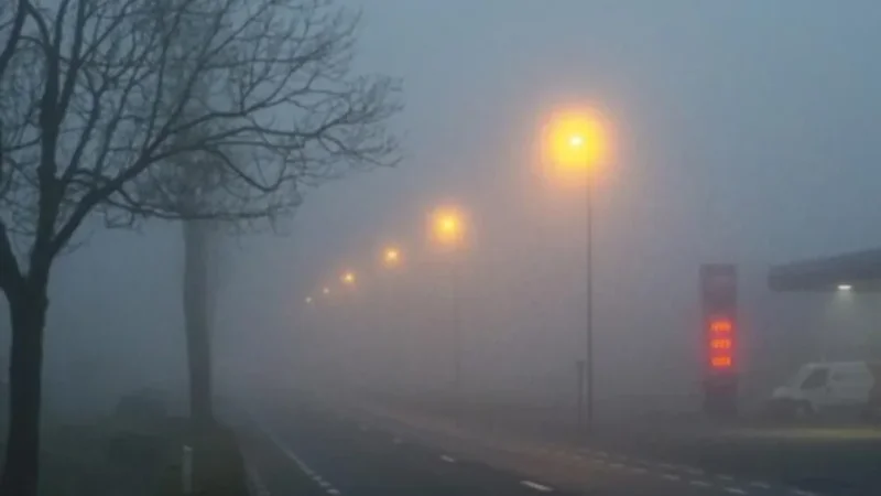 الليلة: طقس صاف إلى قليل السحب مع ظهور ضباب محلي آخر الليل