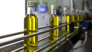 تقرير ... صادرات زيت الزيتون التونسي تتجاوز 1620 مليون دينار بترويج 130.9 ألف طن إلى أواخر جانفي