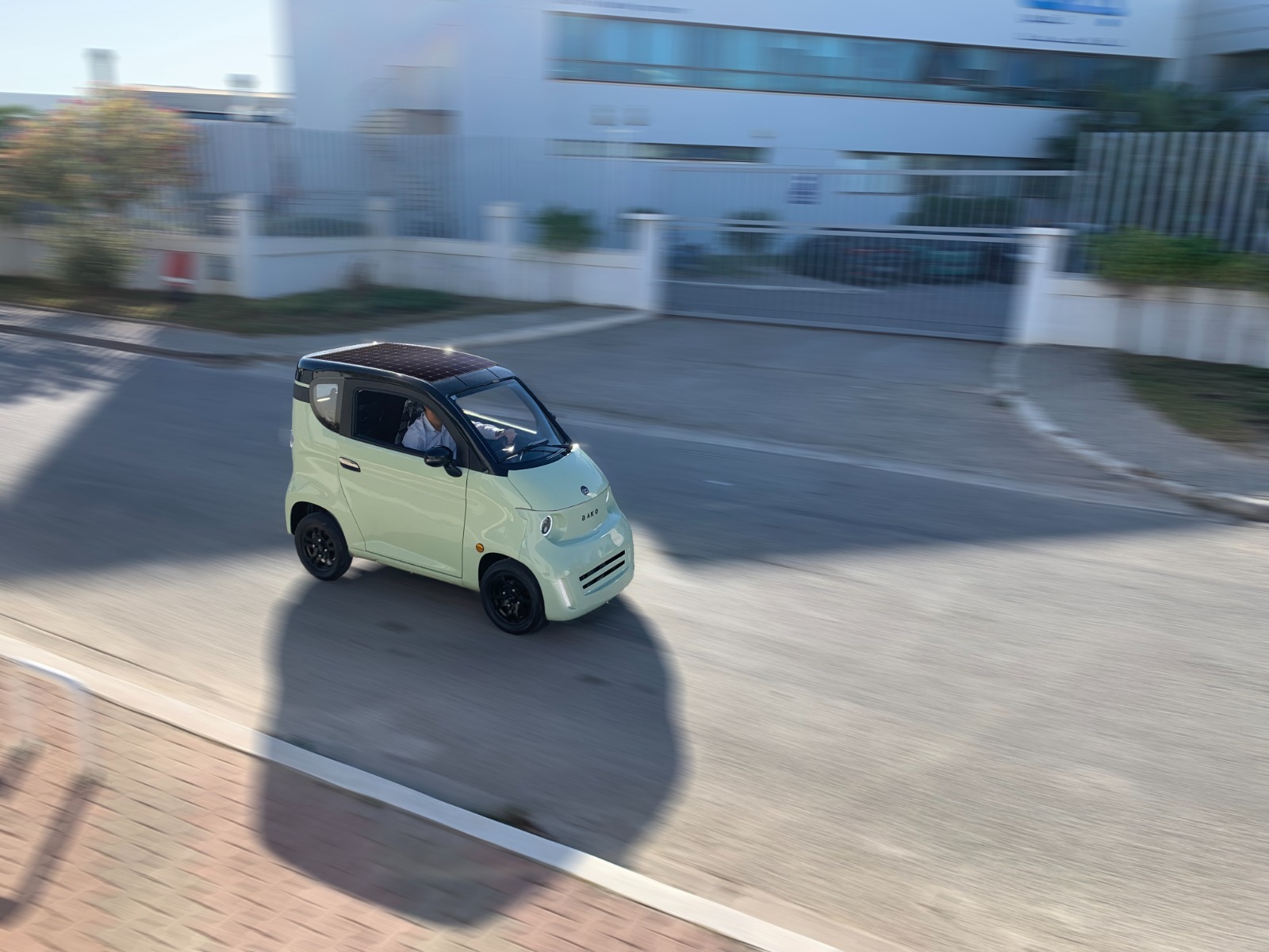 سيارة  صديقة للبيئة بمواصفات تونسية