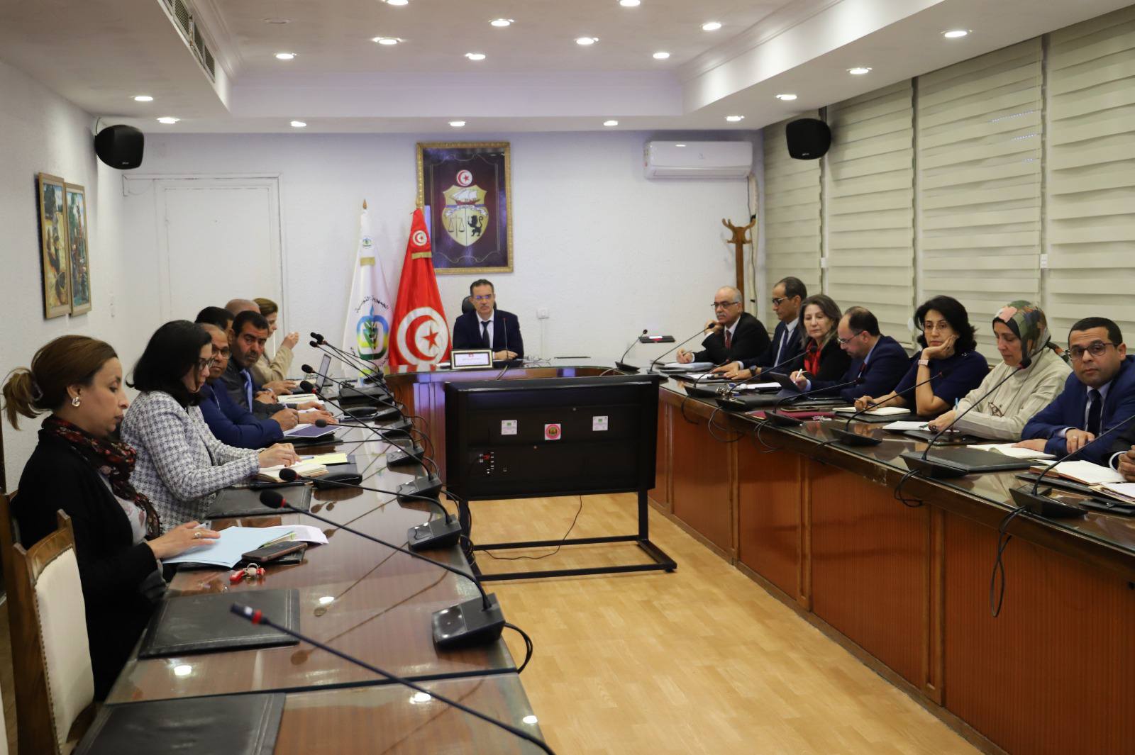 وزير الفلاحة يدعو إلى وضع خطة عمل عاجلة وفعّالة ضمانا لاستقرار سوق الأعلاف