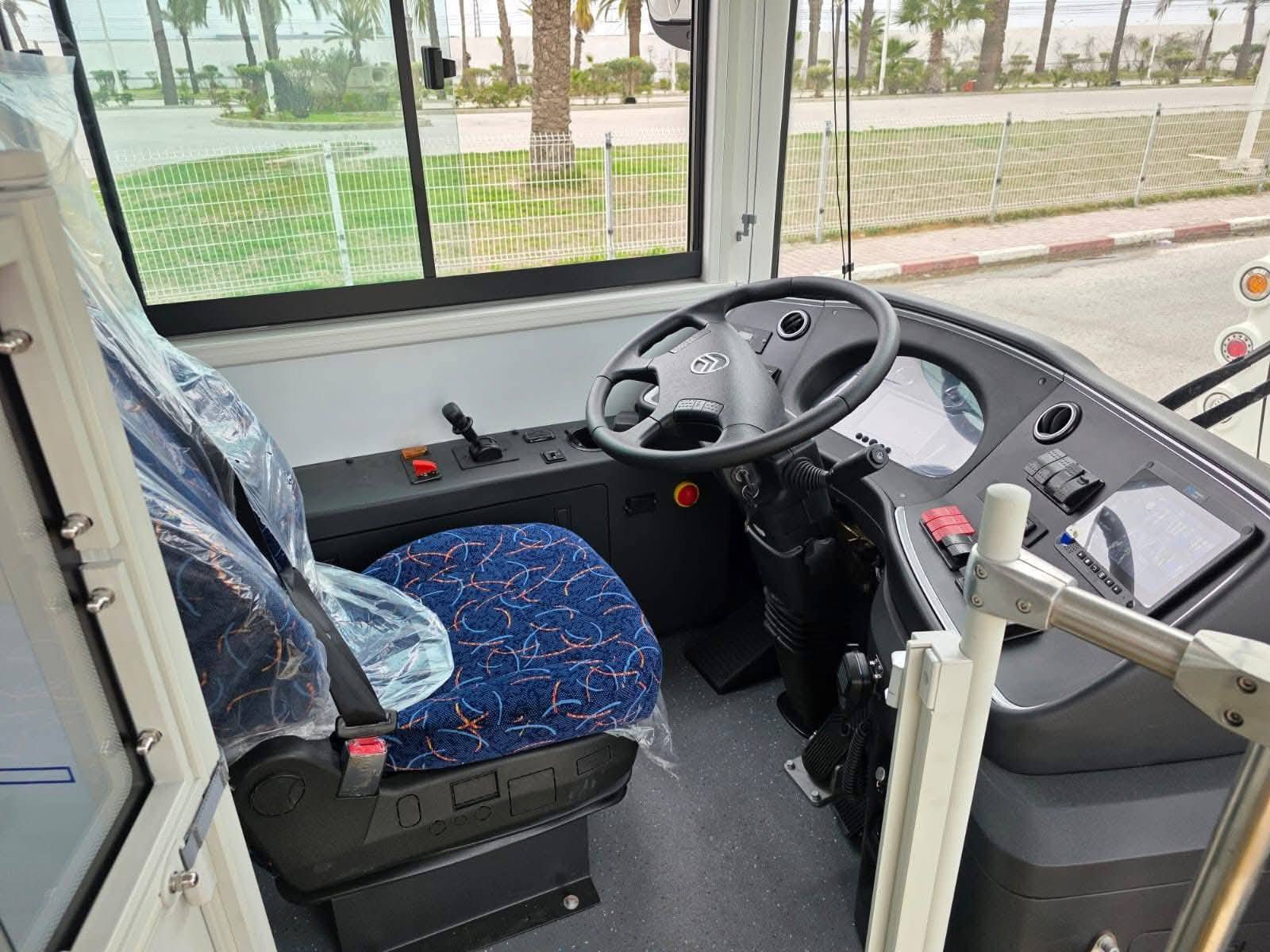 فرع المهدية لشركة النقل بالساحل يتسلم 10 حافلات مزدوجة جديدة لدعم النقل العمومي.