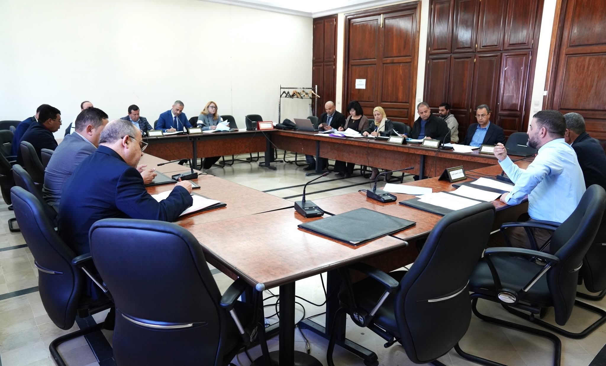 لجنة الفلاحة بالبرلمان تستمع إلى مقترحي قانونين لتسوية وضعية الأراضي الدولية الفلاحية