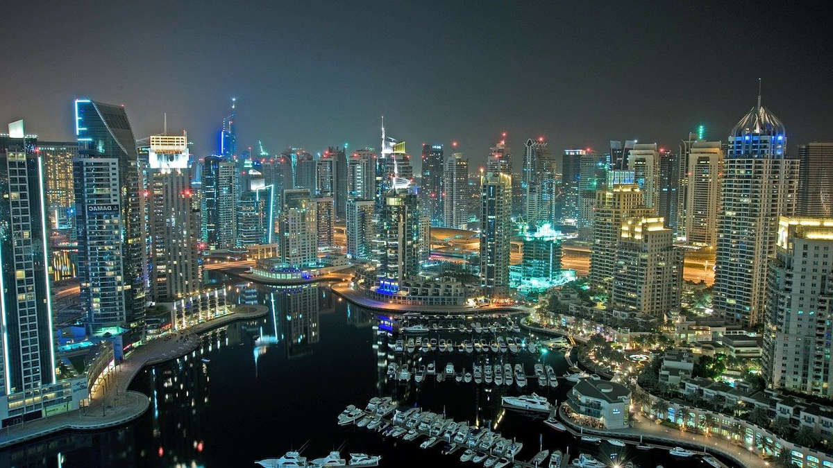 القنصلية العامة للجمهورية التونسية بدبي والإمارات الشمالية تدعو الجالية للتقيد بالارشادات الصادرة عن السلطات الرسمية