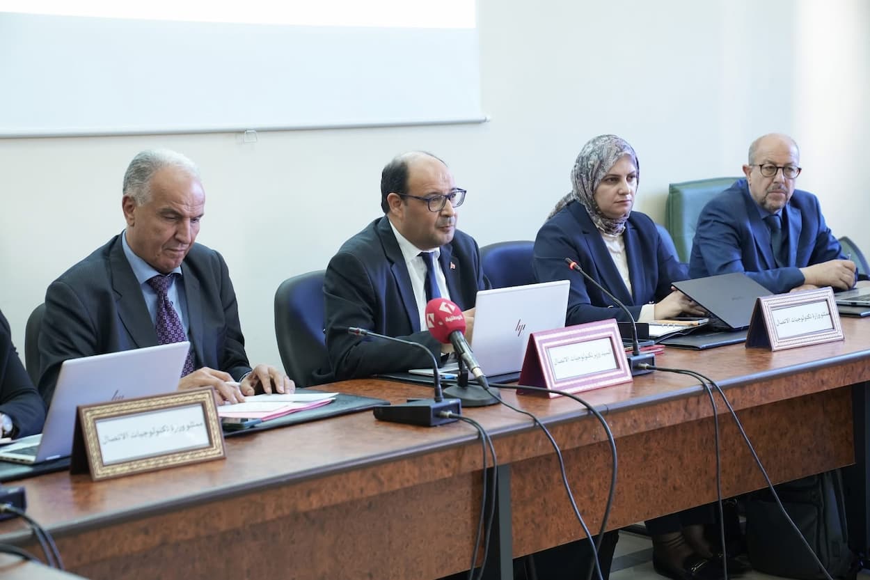 وزير تكنولوجيات الاتصال يؤكد امام لجنة تنظيم الادارة والرقمنة والحوكمة ضرورة اعتماد الفوترة الالكترونية دون الغائها او تأجيل العمل بها