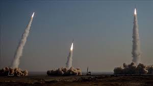 الجيش الإيراني يعلن استهداف قواعد أمريكية في الخليج وإقليم كردستان شمالي العراق