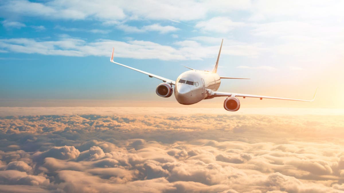 الصراع بين الولايات المتحدة وإيران يعطل آلاف الرحلات الجوية