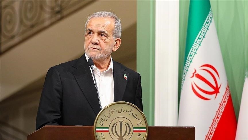 الرئيس الإيراني: مجلس القيادة الجديد «بدأ عمله» بعد مقتل المرشد الأعلى