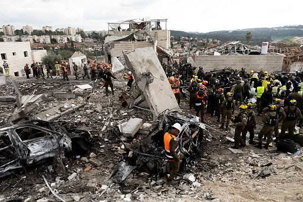 ارتفاع حصيلة سقوط صاروخ إيراني غرب القدس إلى 9 قتلى و57 مصابا