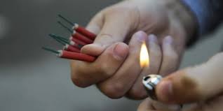 منظمة حماية أطفال المتوسط تحذر من استعمال الأطفال للمفرقعات وتدعو السلطات إلى حجزها من السوق