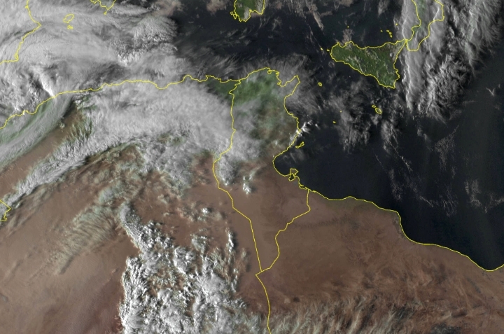 طقس مغيم جزئيا بأغلب المناطق ليل الاثنين