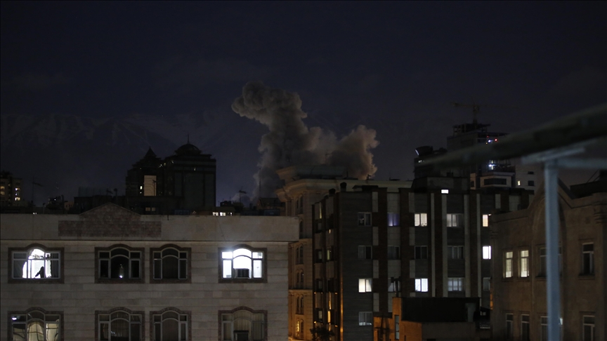 هجوم صهيوني أمريكي يستهدف محيط مبنى الإذاعة والتلفزيون الإيراني