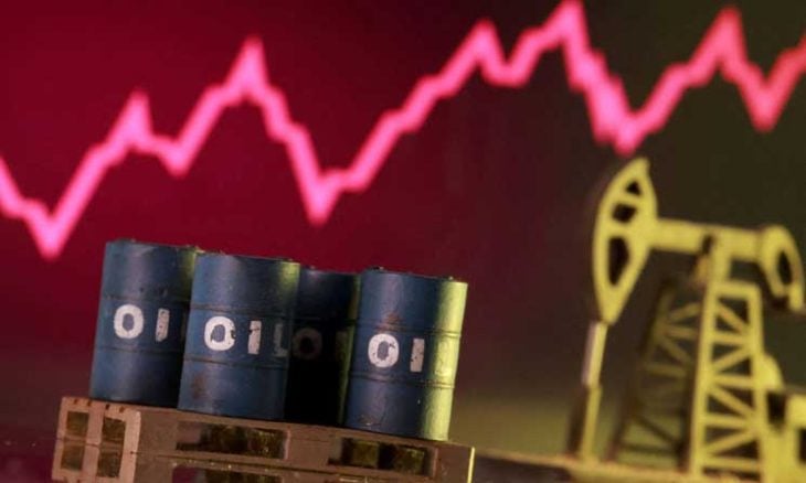 النفط يصعد وسط مخاوف من نقص الإمدادات بسبب اتساع الحرب على إيران