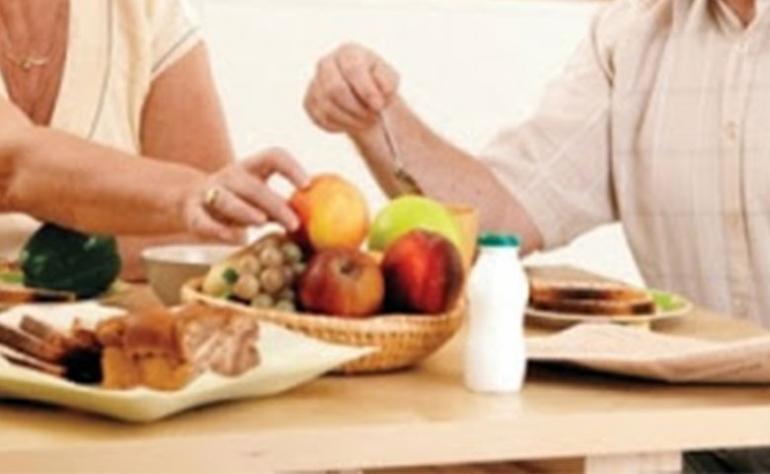 كبار السن أكثر سعادة في شهر رمضان بفضل مزايا الصيام الجسدية والنفسية