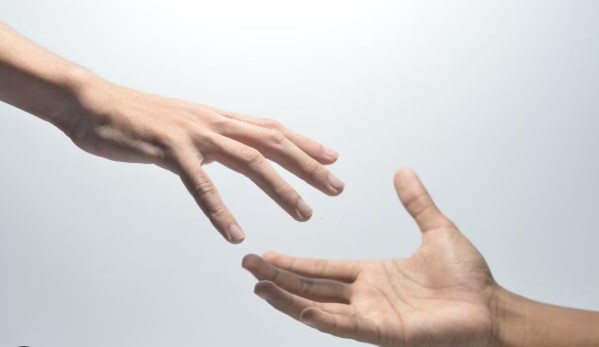 خلية دعم نفسي عن بعد للتونسيين المقيمين بالمناطق المتضررة من العمليات العسكرية في الشرق الأوسط