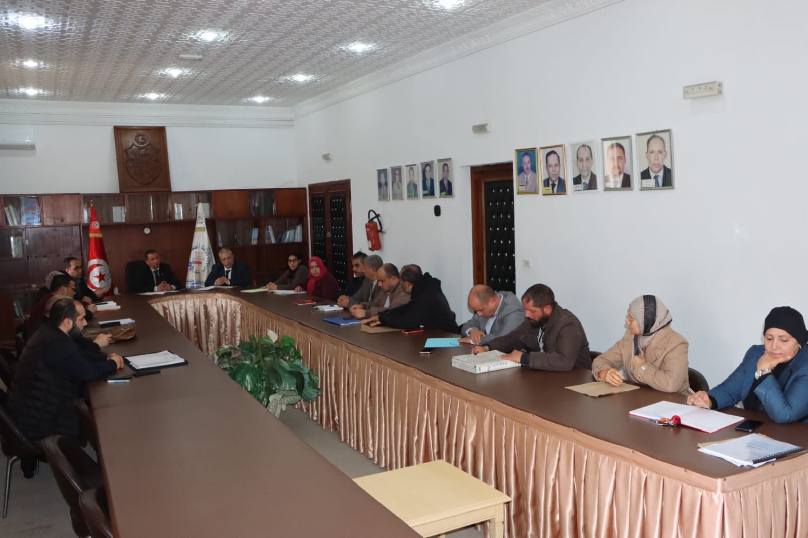 المنستير : متابعة حلحلة الإشكاليات التي تعترض تقدّم إنجاز عدد من مشاريع المؤسّسات التربوية والمنشآت الرياضية