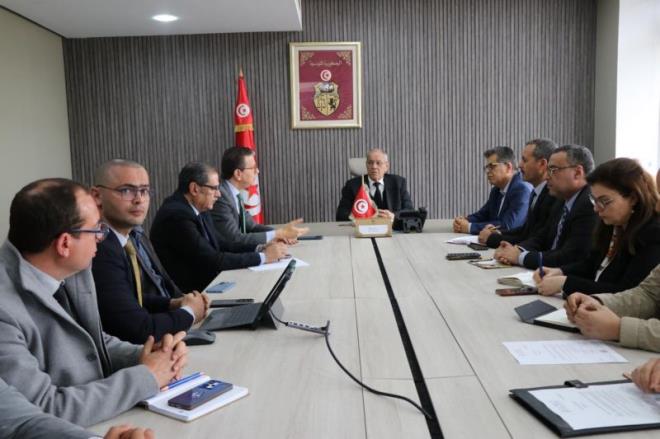 جلسة عمل بوزارة البيئة حول المسائل البيئية المرتبطة بالقطاع البحري