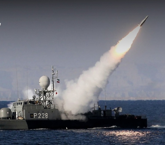  الحرس الثوري الإيراني : أصبنا  ناقلة نفط أمريكية في شمال الخليج و"هي تحترق حاليا"