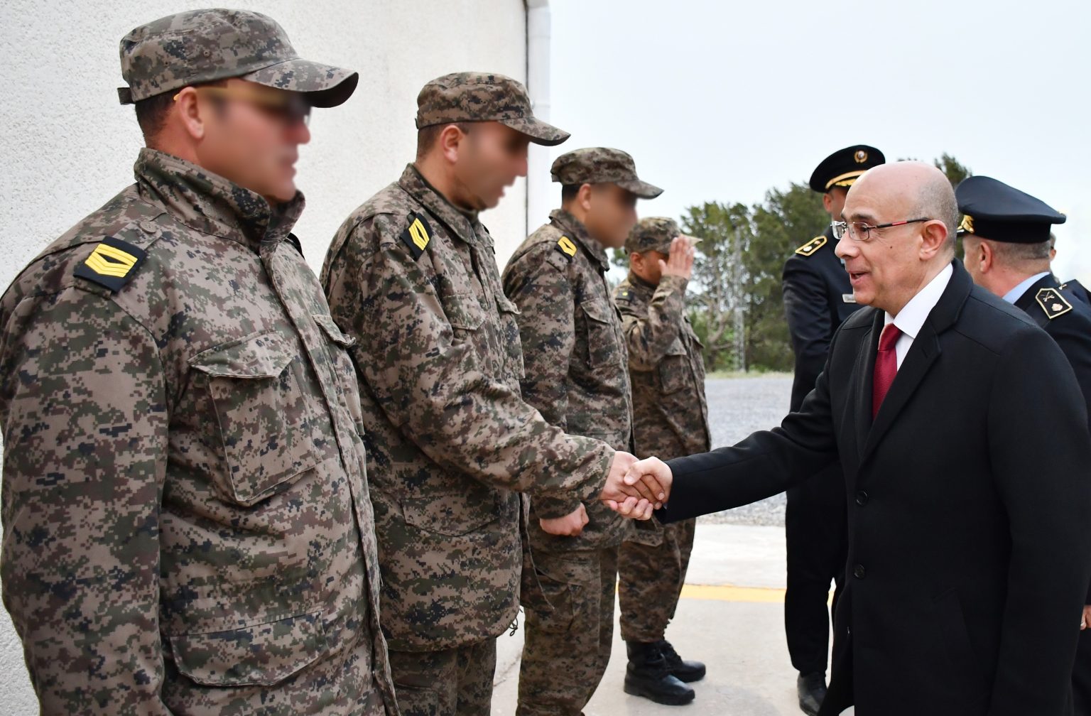 وزير الدفاع الوطني يؤدي زيارة إلى ولاية باجة