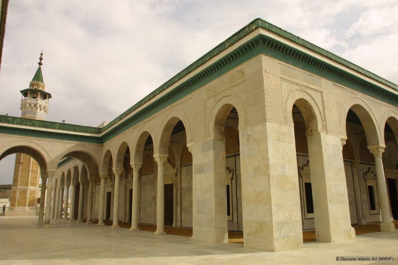 طقس اللّيلة:  سحب كثيفة مع أمطار متفرّقة ومؤقّتا رعديّة بأغلب الجهات