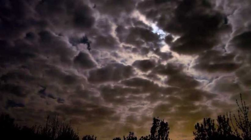 الليلة...سماء كثيفة السحب