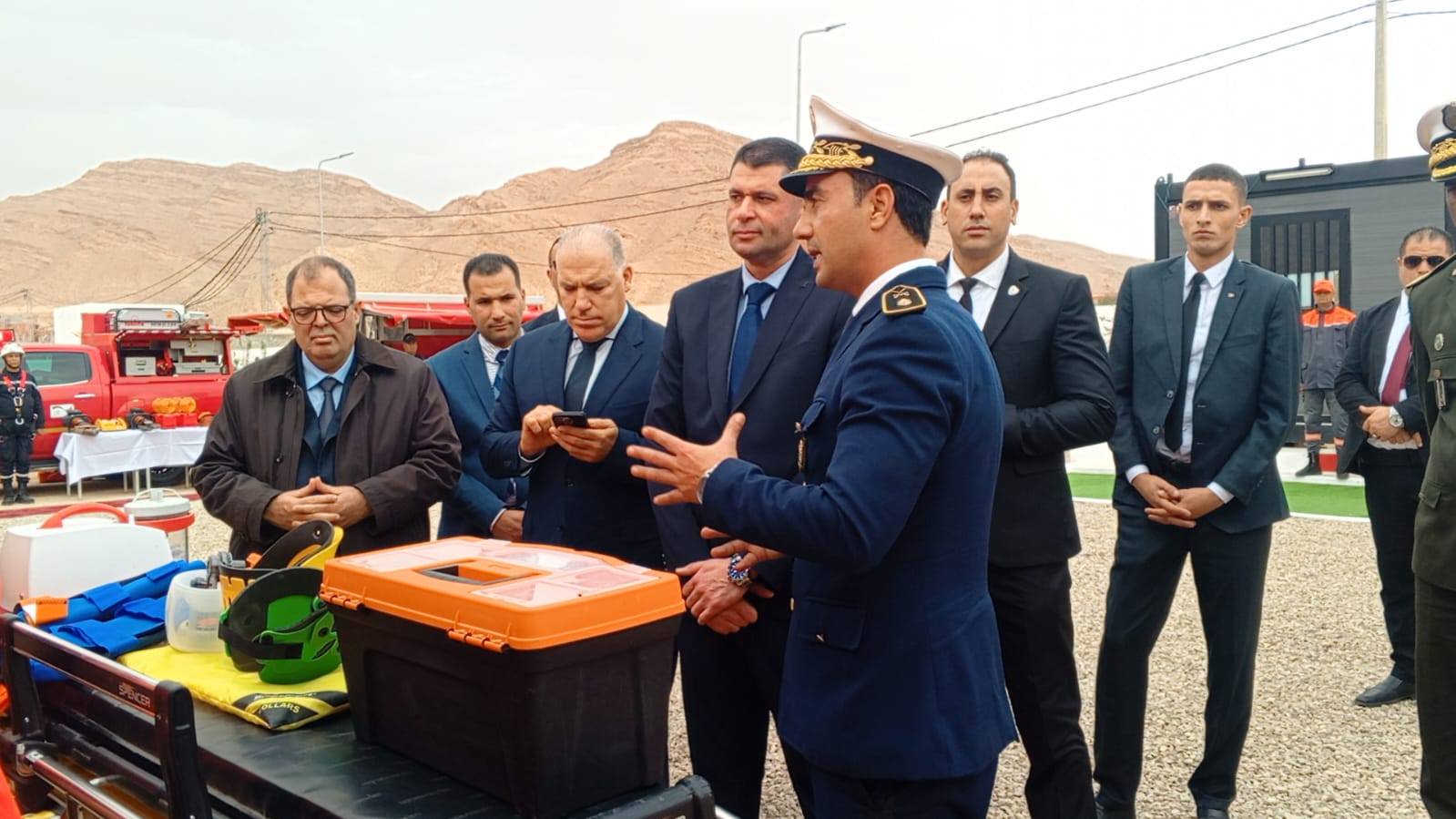 كاتب الدولة لدى وزير الداخلية المكلّف بالأمن يؤدّي زيارة إلى مقرّ إدارة الحماية المدنية بقفصة