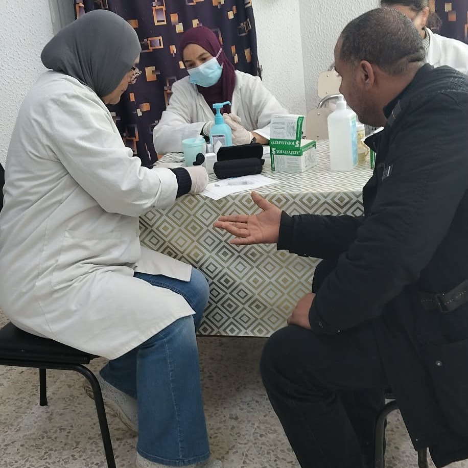  المستشفى الجهوي بباجة ينظم حملة لتقصي أمراض السكري وضغط الدم والغدة الدرقية 