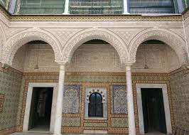 دار المنستيري بالمدينة العتيقة : معلم تاريخي يستعيد إشعاعه عبر فنون الخط العربي والزخرفة الإسلامية