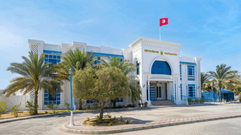 سفارة تونس بابوظبي تعلن جملة من الإجراءات لتسهيل مغادرة المواطنين التونسيين الموجودين بإمارة أبوظبي والمناطق التابعة لها