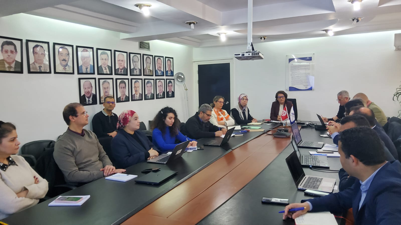 المصادقة على الوثيقة المنهجية للدراسة الاستراتيجية للصناعات الإلكترونية