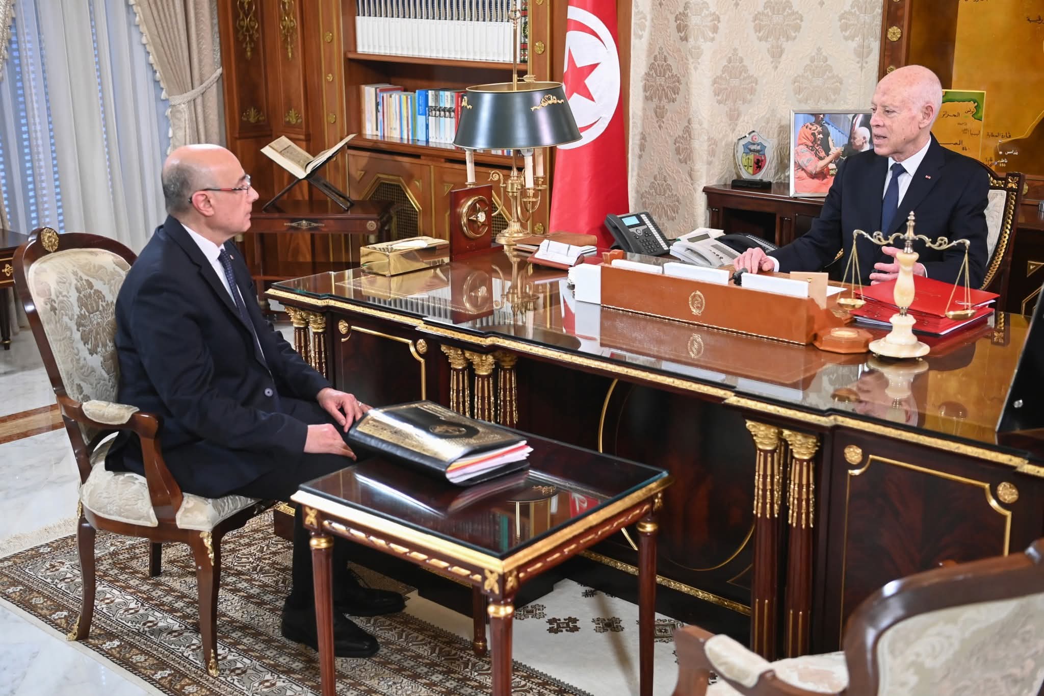 سعيد  يتناول مع وزير الدفاع  نشاط ديوان رجيم معتوق لتنمية الجنوب