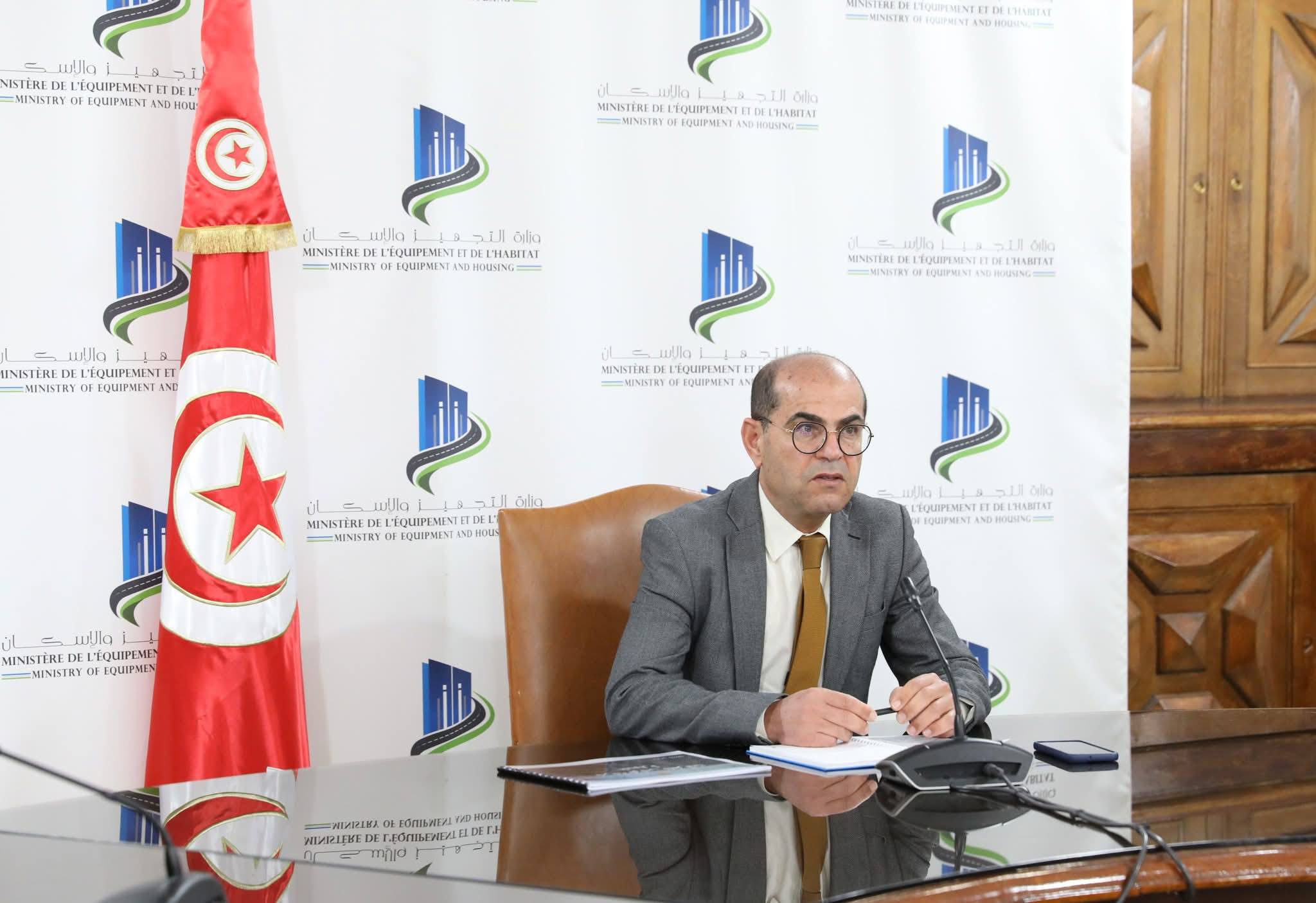 مشاريع شركة الطرقات السيارة وسير أشغال برنامج الصيانة محور جلسة عمل بوزارة التجهيز